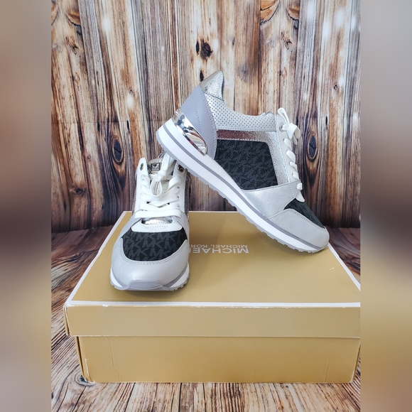 Michael Kors Billie Trainer - Picture 1 of 10
